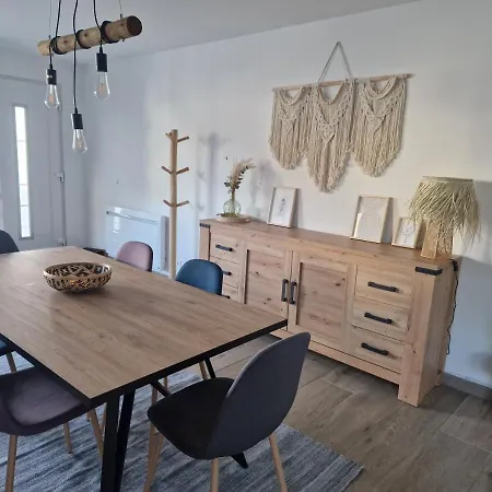 Chez Iris بيت للعطل